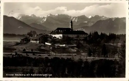 Ak Sachsenkamm in Oberbayern, Kloster Reutberg mit Karwendelgebirge