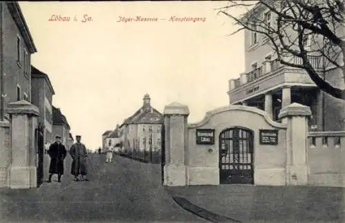 Ak Löbau in Sachsen, Jäger Kaserne, Haupteingang