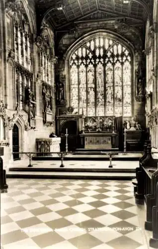 Ak Stratford upon Avon Warwickshire England, Kircheninneres, Altar