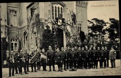 Ak Selent in Holstein, Feuerwehr, Gruppenbild, Kapelle