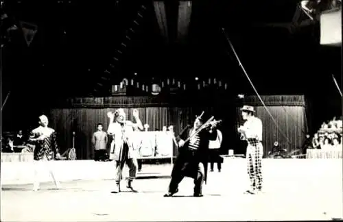 Ak Theaterszene, Mann mit Geige