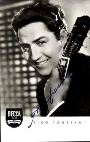 Ak Schauspieler und Sänger Vico Torriani, Portrait, Gitarre, Autogramm