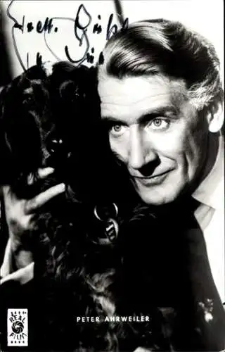 Ak Schauspieler Peter Ahrweiler, Portrait mit Hund, Tierarzt Dr. Vlimmen