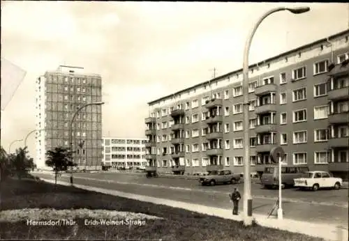 Ak Hermsdorf in Thüringen, Erich Weinert Straße, Hochhaus