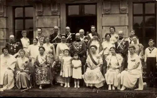 Foto Ak Herzog Adolf zu Mecklenburg-Schwerin, Elisabeth zu Stolberg-Roßla, Gruppenfoto