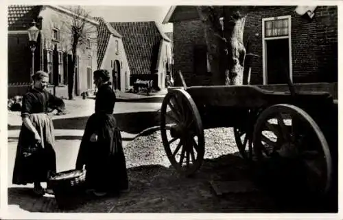 Ak Twente Overijssel Niederlande, Buurpraatje, Frauen in Trachten