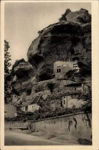 Ak Les Eyzies Dordogne, Grand rochers, Musee