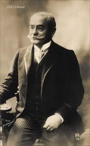 Ak Französischer Politiker Théophile Delcassé, Portrait