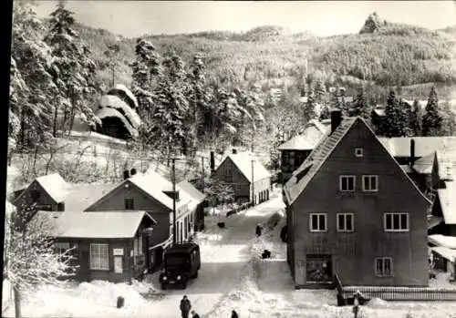 Ak Oybin in der Oberlausitz, Hauptstraße, Scharfenstein, Winteransicht