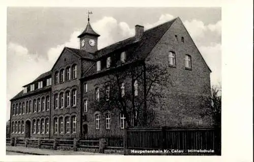 Ak Neupetershain in der Niederlausitz, Mittelschule