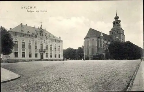 Ak Malchin in Mecklenburg, Rathaus und Kirche