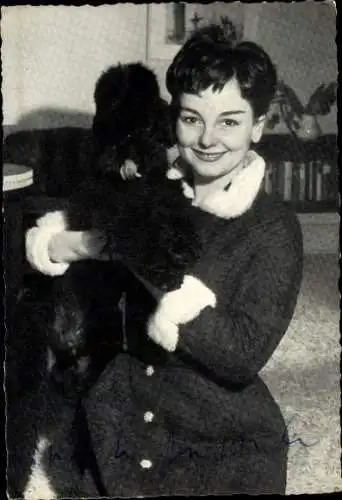 Ak Schauspielerin Ingrid Andree, Portrait, Hund, Autogramm