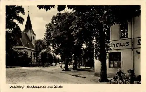 Ak Zühlsdorf Mühlenbecker Land Oberhavel, Straßenpartie mit Kirche