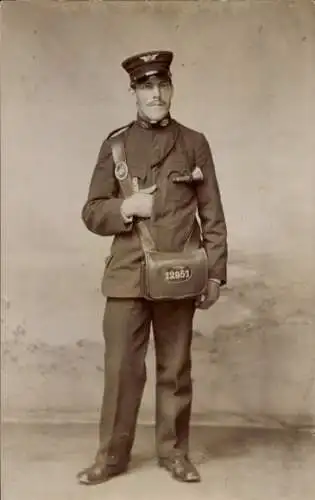 Foto Ak Tramway Kondukteur Onkel Gfreiter in Dienstuniform, Dienstnummer 12951