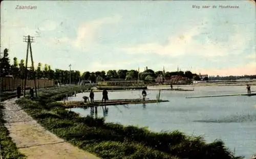 Ak Zaandam Zaanstad Nordholland, Road to the Houthaven, Flusspartie