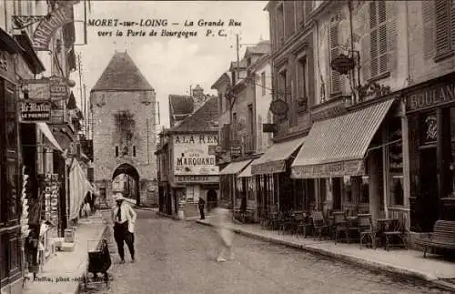 Ak Moret sur Loing Seine et Marne, Grande Rue in Richtung Porte de Bourgogne