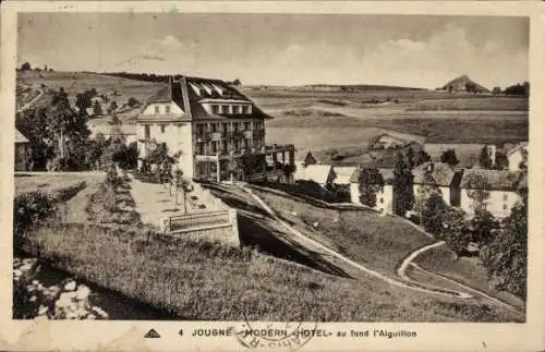 Ak Jougne Doubs, Modern Hotel, au fond l'Aiguillon