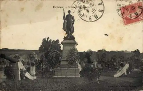 Ak Évreux Eure, Monument du Souvenir Francais, Statue, Kanonen