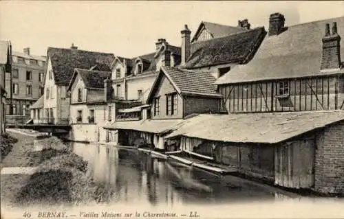 Ak Bernay Eure, Vieilles Maisons sur la Charentonne