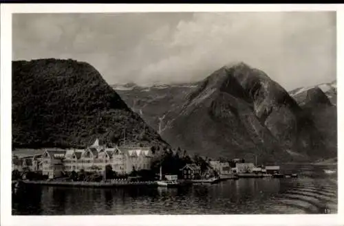 Ak Balholm Norwegen, Kviknes Hotel, Wasserpartie