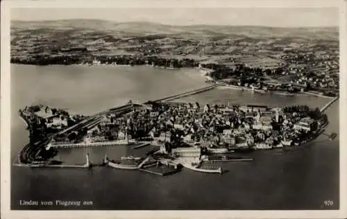 Ak Lindau am Bodensee Schwaben, Fliegeraufnahme der Insel