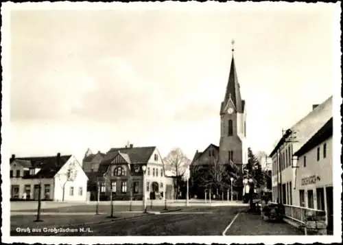 Foto Ak Großräschen in der Niederlausitz, Kirche, Platz