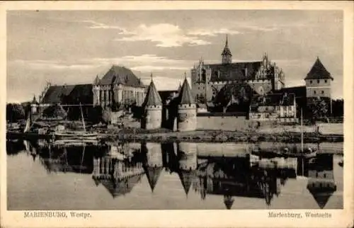 Ak Malbork Marienburg Westpreußen, Westseite der Hochburg