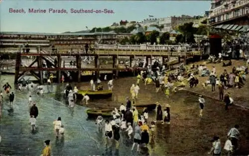 Ak Southend on Sea East, Strand, Marine Parade, Strandpartie mit Brücke