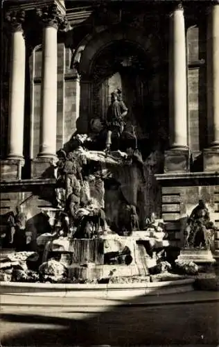 Ak Budapest Ungarn, Mátvás Brunnen in der königlichen Brunnen