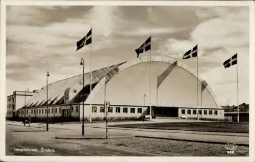 Ak Örebro Schweden, Idrottshuset, gehisste Flaggen, Turnhalle