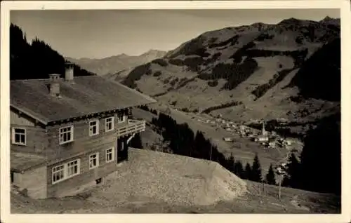 Ak Mittelberg im Kleinwalsertal Vorarlberg, Ort mit Umgebung