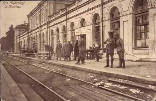 Ak Kaunas Kowno Kauen Litauen, Bahnhof, Gleisseite