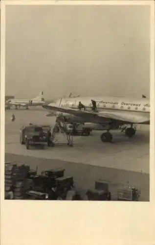 Foto Ak Flugzeug auf dem Flugplatz, American Overseas Airlines