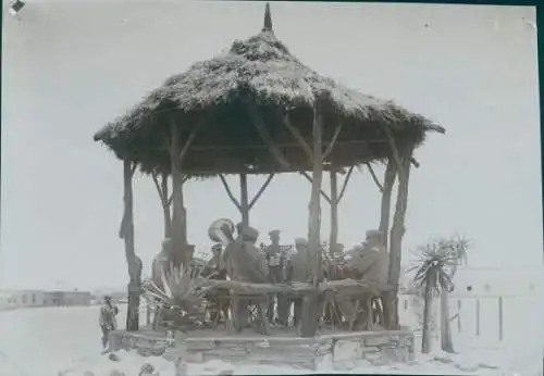 Foto Keetmannshoop Namibia, DSWA, Mitglieder der Kolonialen Schutztruppe, Musikkorps, Pavillon