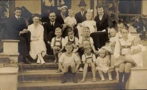 Foto Ak Kronprinzessin Cecilie, Ernst August von Braunschweig, Viktoria Luise, Kinder, Heiligendamm