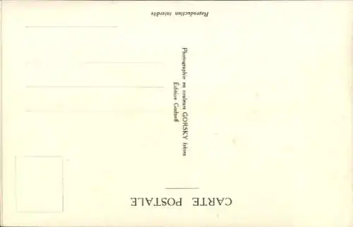 Ak Passagierflugzeug am Boden, Doppeldecker, Propeller