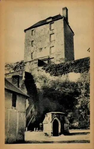 Ak La Châtre Indre, La fontaine et le Musee des Oiseaux