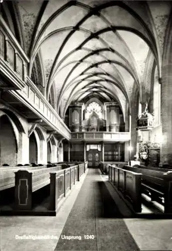 Ak Görlitz in der Lausitz, Dreifaltigkeitskirche, Ursprung 1240, Innenraum