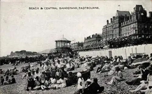 Ak Eastbourne East Sussex England, Strand, zentraler Musikpavillon