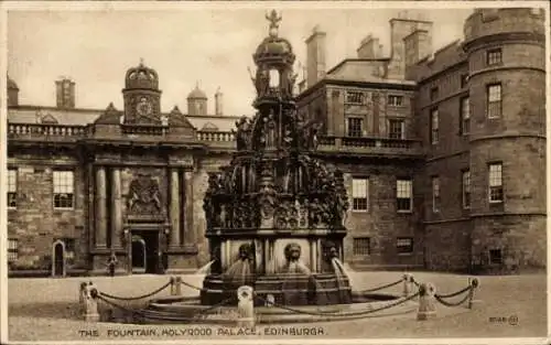 Ak Edinburgh Schottland, Holyrood Palace, Brunnen