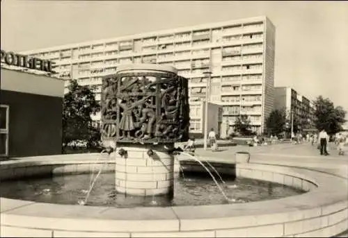 Set von 8 Fotos im Umschlag " Türme, Burgen und Brunnen in Halle"