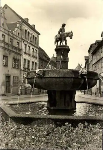 Set von 8 Fotos im Umschlag " Türme, Burgen und Brunnen in Halle"