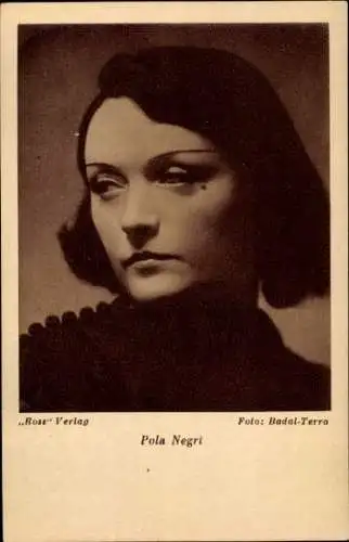 Ak Schauspielerin Pola Negri, Portrait