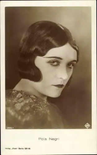 Ak Schauspielerin Pola Negri, Portrait