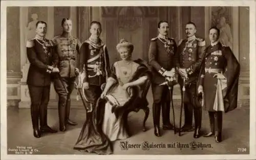 Ak Kaiserin Auguste Viktoria mit ihren Söhnen, Kronprinz Wilhelm von Preussen