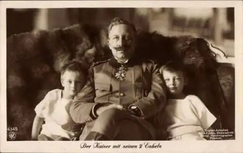 Ak Der Kaiser Wilhelm II. mit seinen Enkeln, NPG 4345