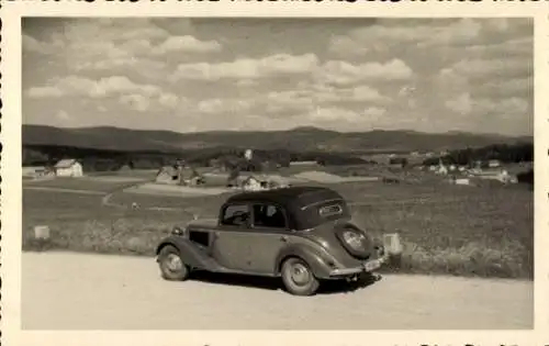 Foto Ak Automobil auf einer Landstraße