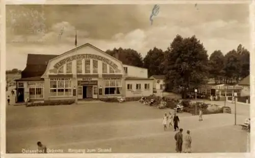 Ak Ostseebad Grömitz in Holstein, Eingang zum Strand, Kurpalast Strandhalle