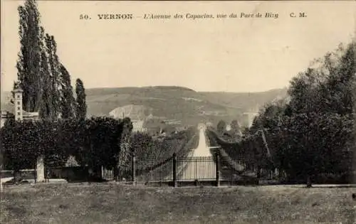 Ak Vernon Eure, Avenue de Capucins, vue du Parc de Bizy