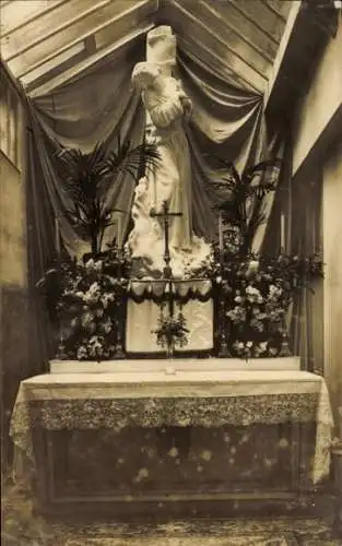 Ak Rouen Seine Maritime, Vieux Marche, Chapelle Sainte Jeanne-d'Arc, Statue